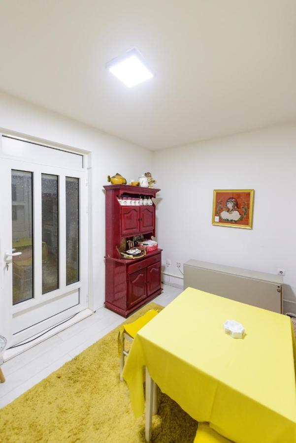 Apartman Lala Apartment คราลเยโว ภายนอก รูปภาพ